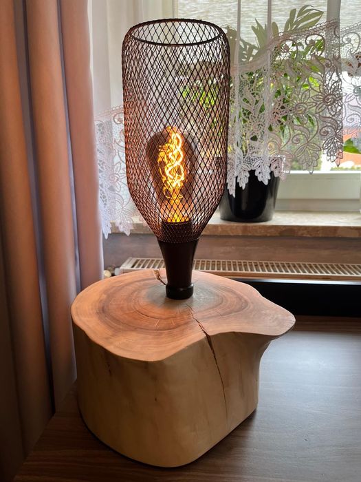 Lampa drewniana ręcznie robiona