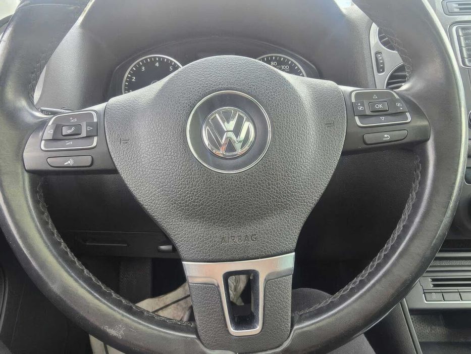 Volkswagen Tiguan      2016