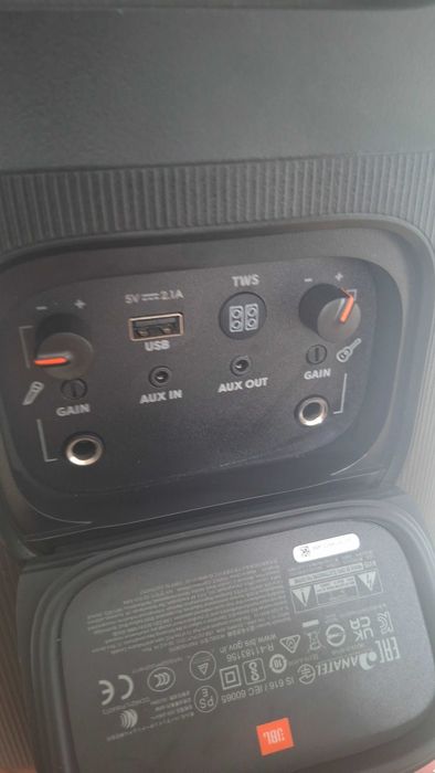 Coluna jbl Partybox 110