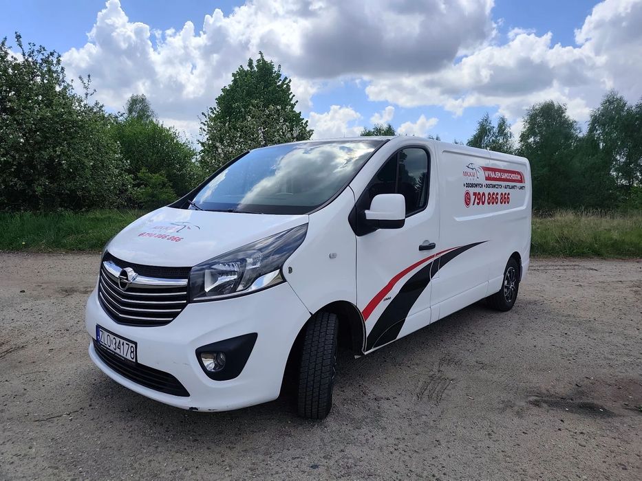 Opel Vivaro  20tys zł Pali jeździ poobijany zarejs. 383tys km