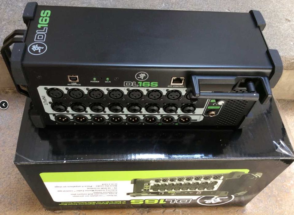 Mackie DL16 or DL32 New, Never Before Used64729503635330123