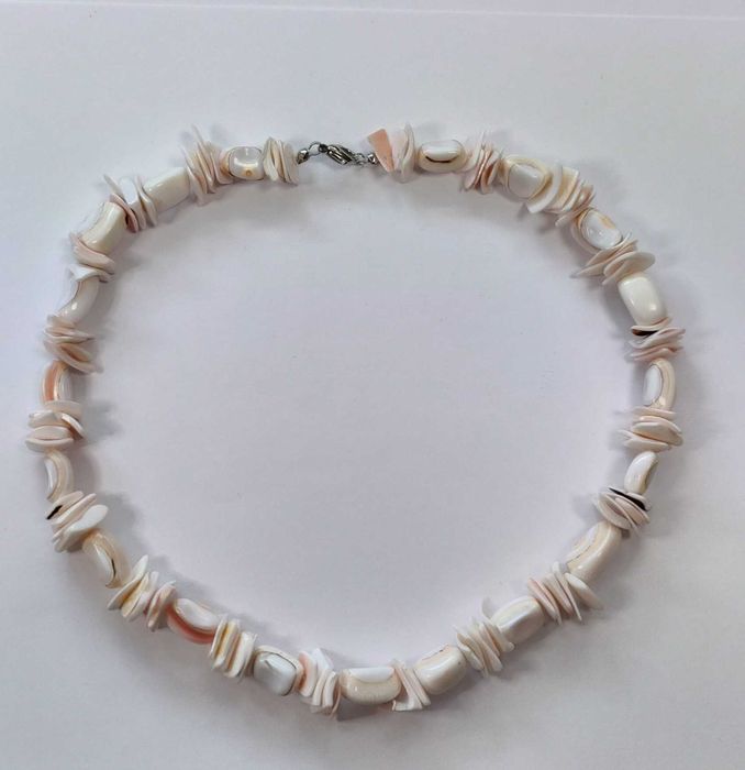 часы , бусы,  браслет  с гавлита ,  горный хрусталь , оникс ,жемчуг