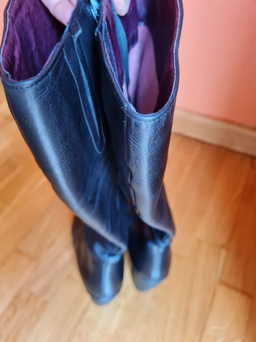 Botas em pele 39