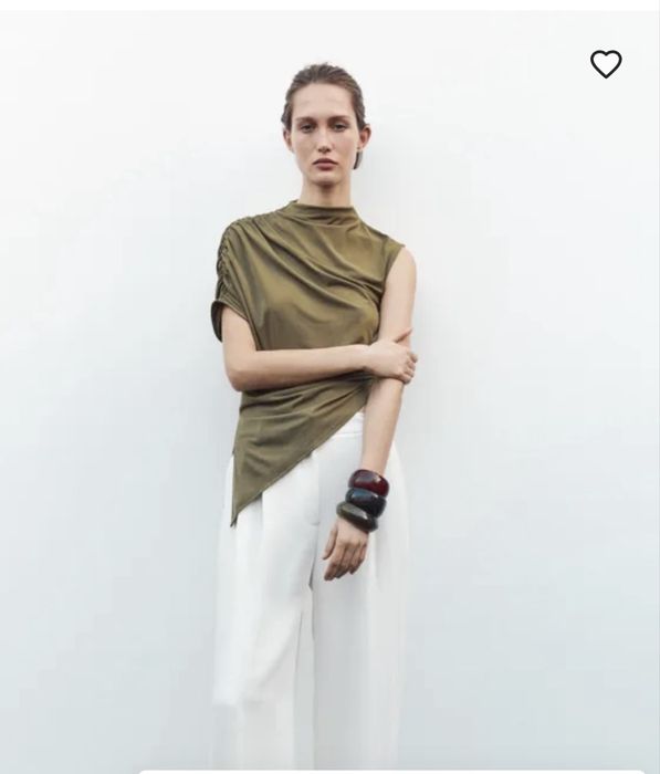 Топ Zara хакі. Дуже стильний. і гарний.