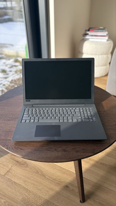 Lenovo V130-15IKB Win11 Pro 8GB RAM 1,2TB SSD Core i3
