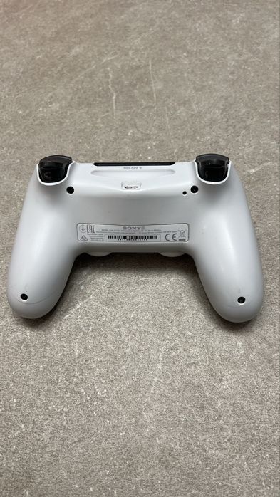 Pad do ps4 uzywany sprawny