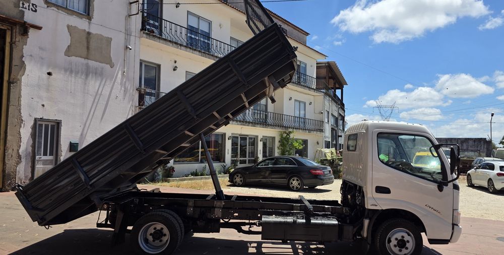 Toyota Dyna 3.0 D4D, 150.000km basculante tri-lateral