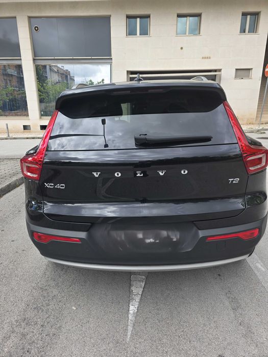 Volvo XC40 T2 Gasolina Momentum Plus de 2021 32000KM