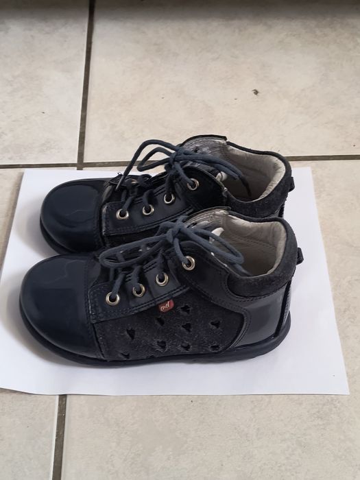 Buty dziecięce Emel 24 lakierowane wiązane półbuty skórzane