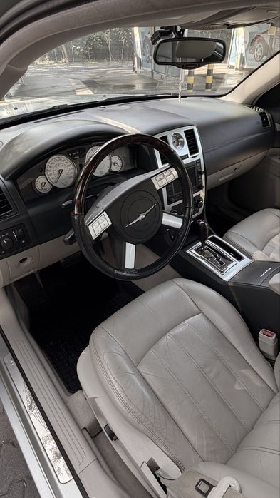 300c 5.7 hemi zadbany bez gazu
