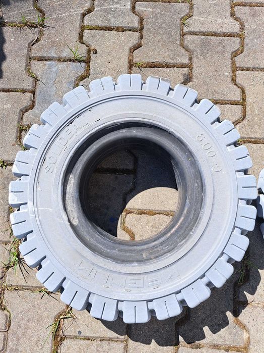 Opony pełne do wózka widłowego Solideal Magnum 6.00-9 NB - używane