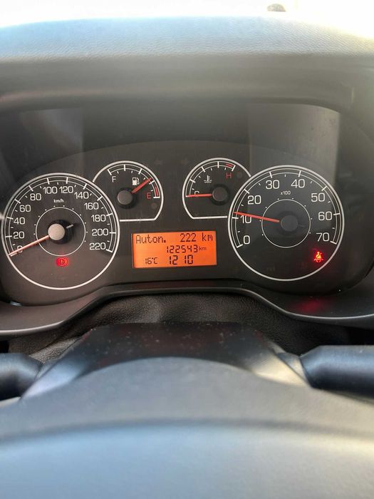 Fiat Grande Punto com 122 mil kms - Ano 2009