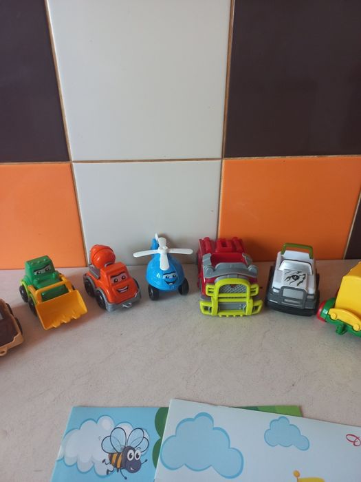 Игрушки,машинки, цена за все