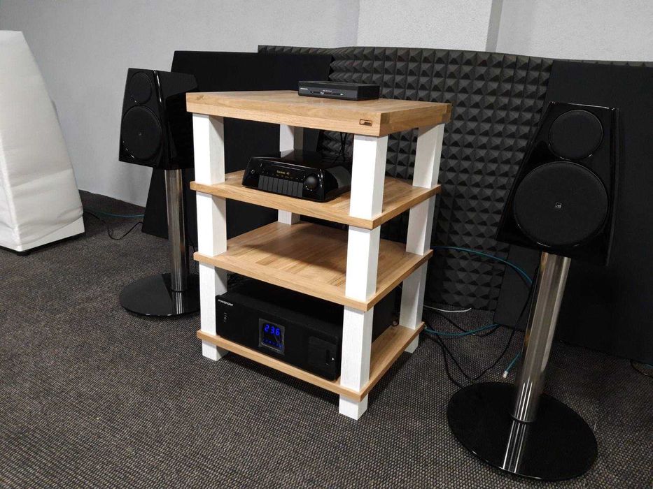 Дерев'яна стійка під AV апаратуру