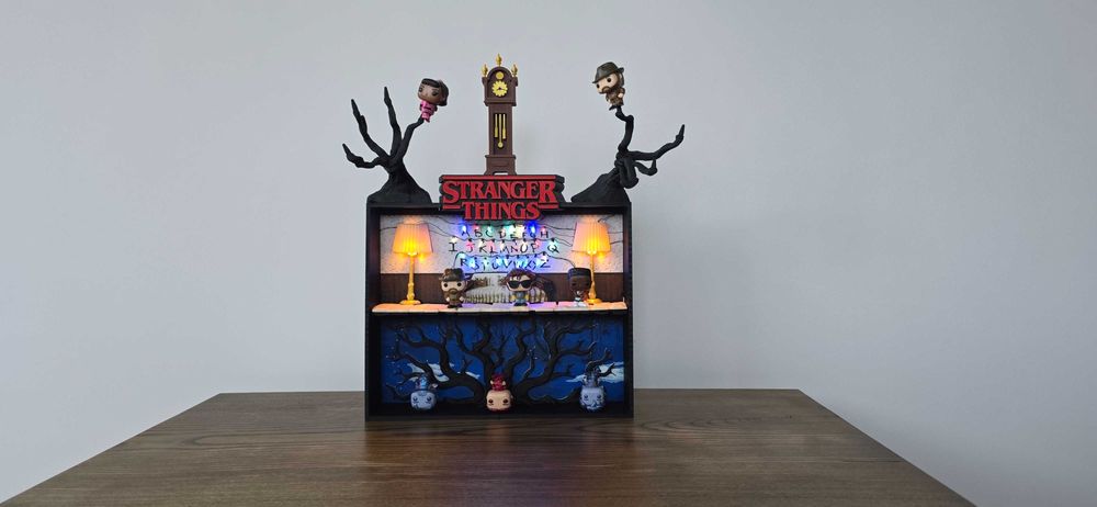 Półka / Stojak - Kinder Joy - ledy - Stranger Things