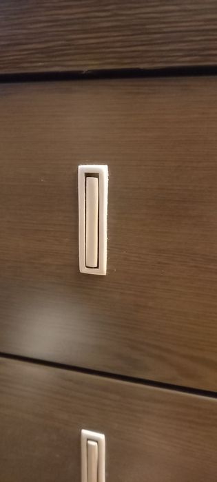 Komoda z szufladami na srebrnych nóżkach venge Agata Meble