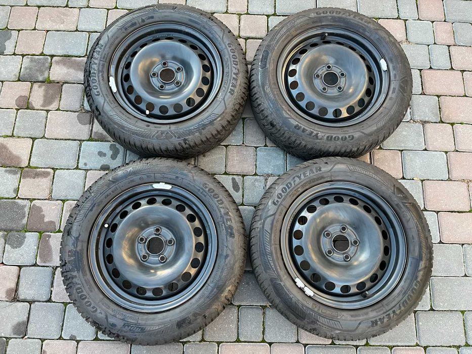 Диски 5/100 R15 5.5J ET40 Шини всесезонні 185/65 R15 Good Year Vector