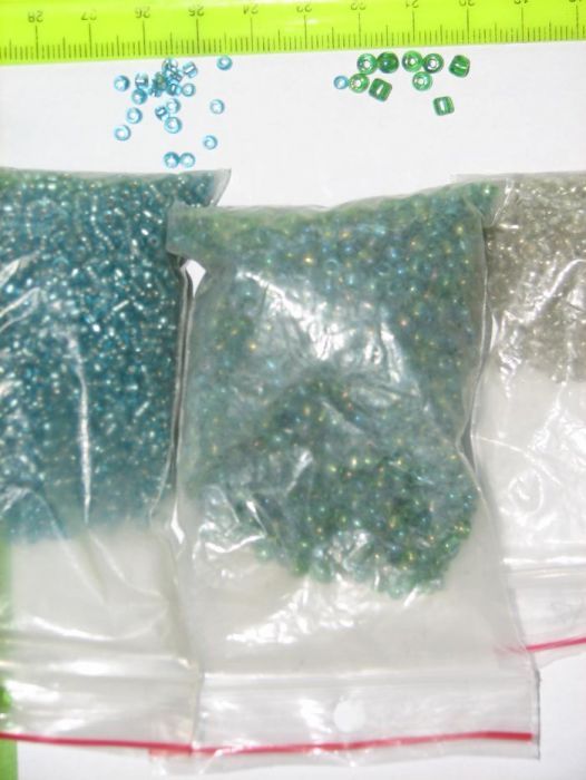 Бисер и паетки продам или обменяю при личной встрече на вкусности