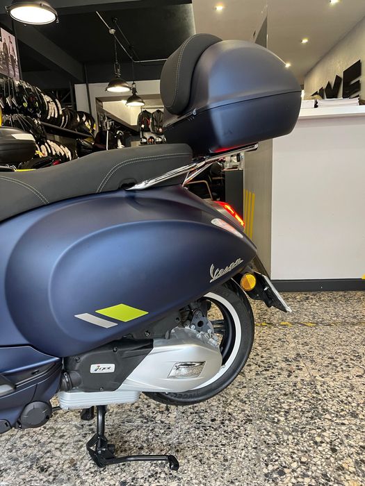 Vespa Primavera Tech 125 de 2024 Impecavel Top case