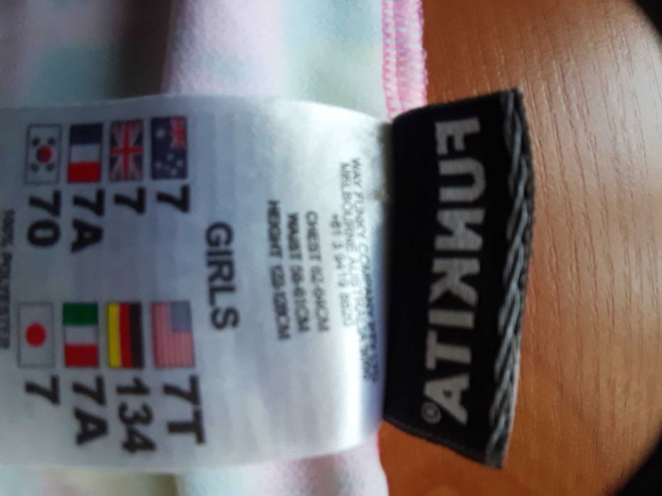 Яскравий купальник для дівчинки на зріст 122-128см.