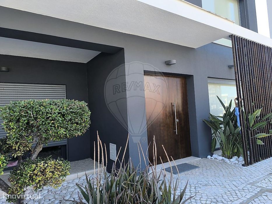 Moradia T4 para arrendamento