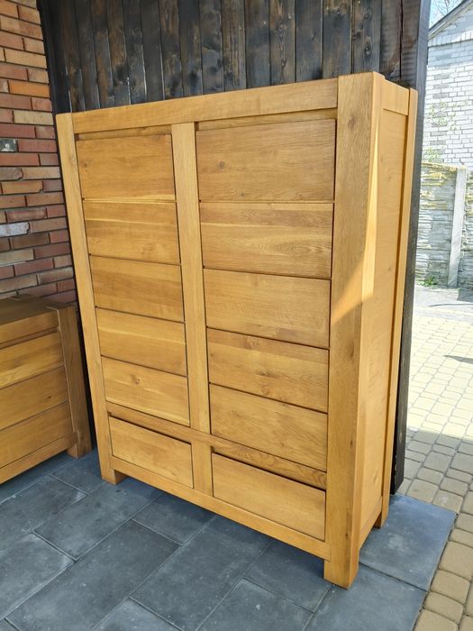 Zestaw mebli dębowych / komoda + aktówka