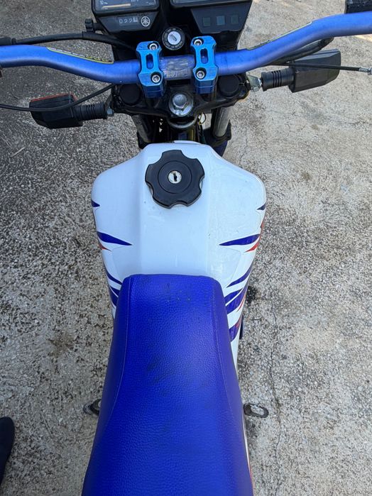 Yamaha DT matrícula amarela