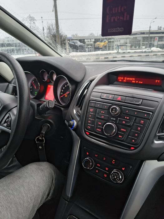 Продам авто Opel Zafira Tourer