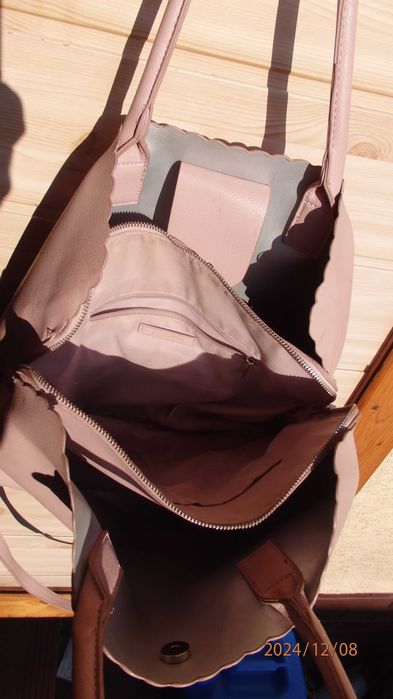 Torebka na ramię i do ręki marki Reserved.