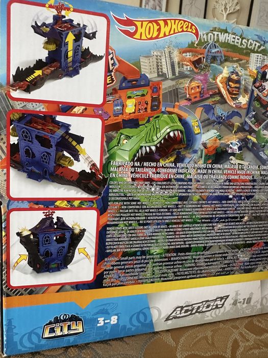 Hotwheels zamek krokodyla +autko