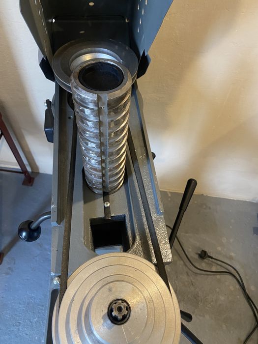 Продам сверлильный станок 2м112 с частотником на 220в