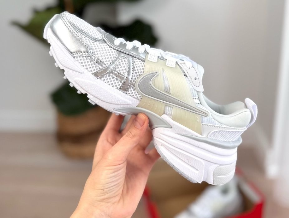Топові кросівки Nike V2K run Оригінал ( 36.5, 37.5, 38, 39, 40 рр. )
