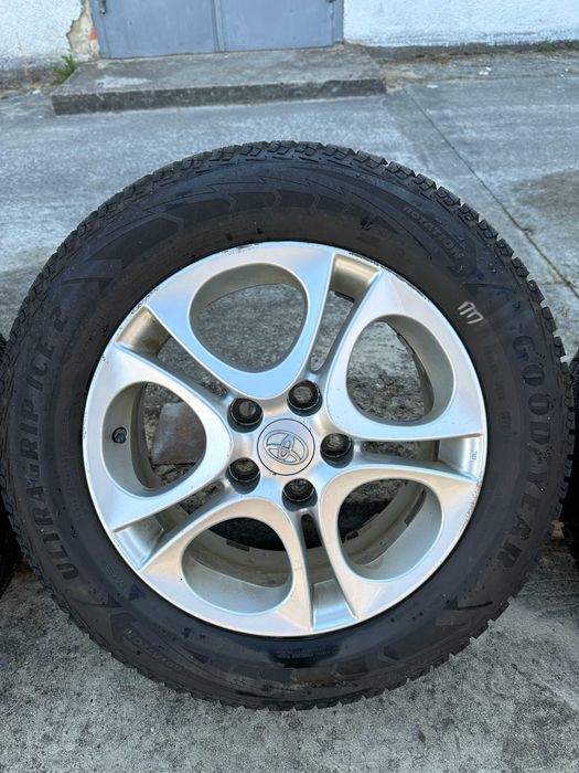 Титанові диски  R16 в комплекті з резиною TOYOTA Camry v50