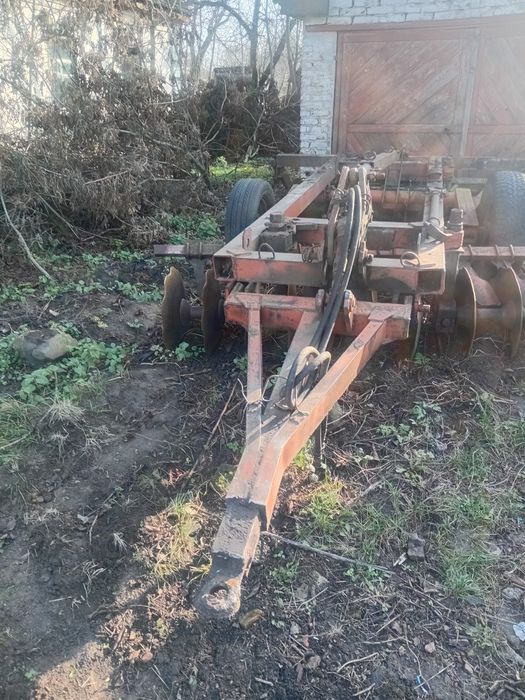 Продам ЮМЗ ,оприскиватель ,бдт ,плуг ,шнек