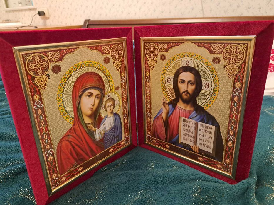 Икона складная в бархате
