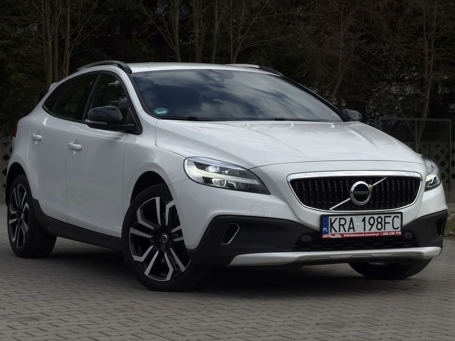 Volvo V40 Cross Country 2.0+150km+Full Led+biały metalik+1 właściciel+Gwarancja 12 mies!