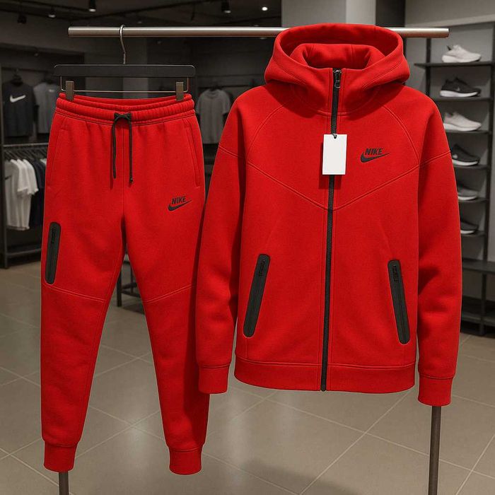 Спортивний чоловічий костюм Nike Tech