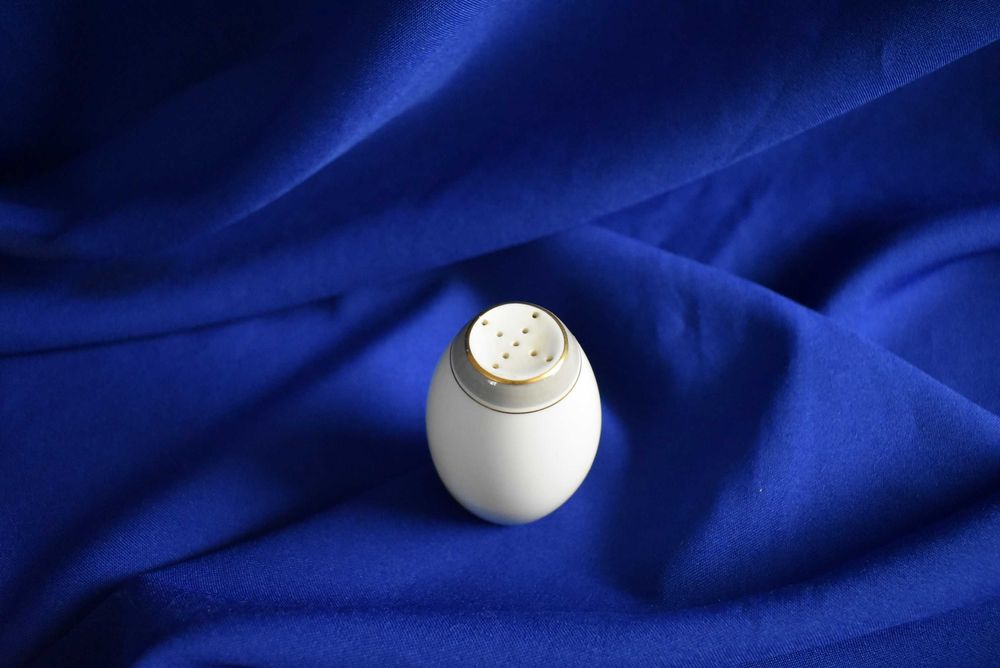 Solniczka Arzberg z perłowym paskiem i złotem