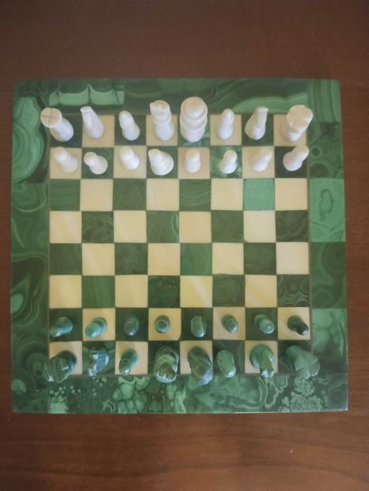 Xadrez em Malaquite e "Jade Branca"  22.5 x 22.5 made in Congo, Africa