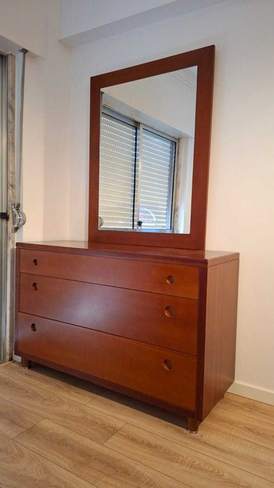 Cómoda + Espelho em Madeira Maciça