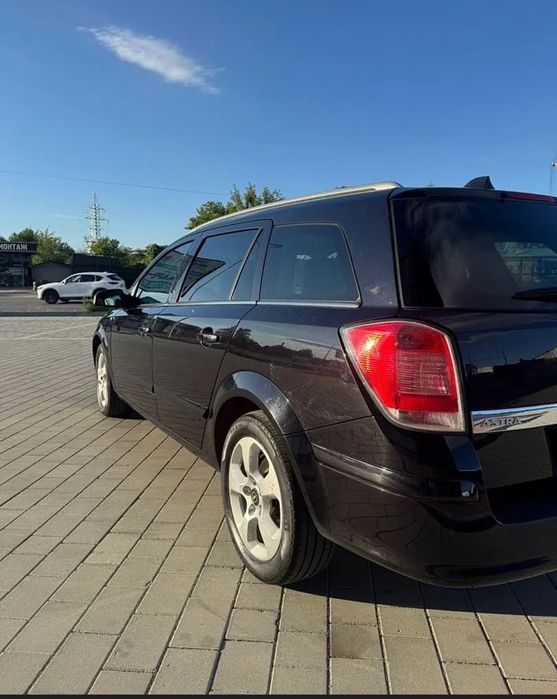Opel Astra H 2005 1,8 бензин