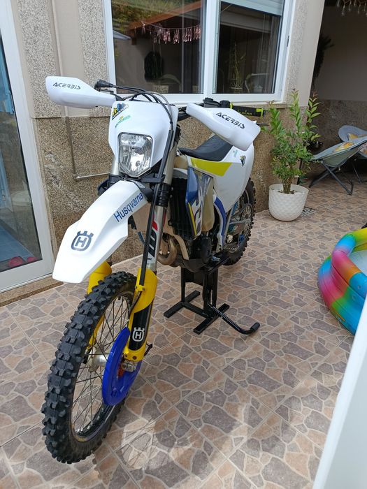 Husqvarna FE 250 2017 matriculada.