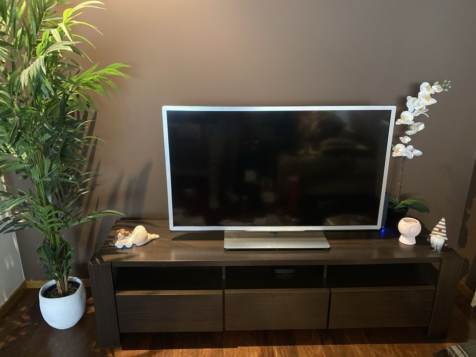Aparador consola móvel TV. Muito bom estado. Conforama.