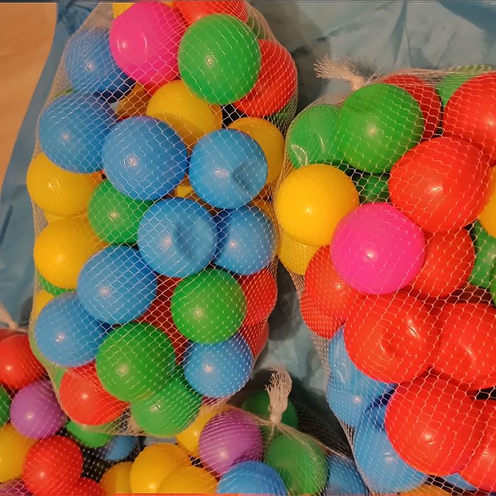 Kulki do basenu 280 sztuk (duże)+ basen gratis