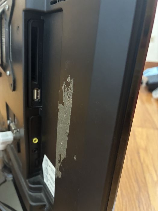 TV electronia de 20 polegadas com suporte de parede