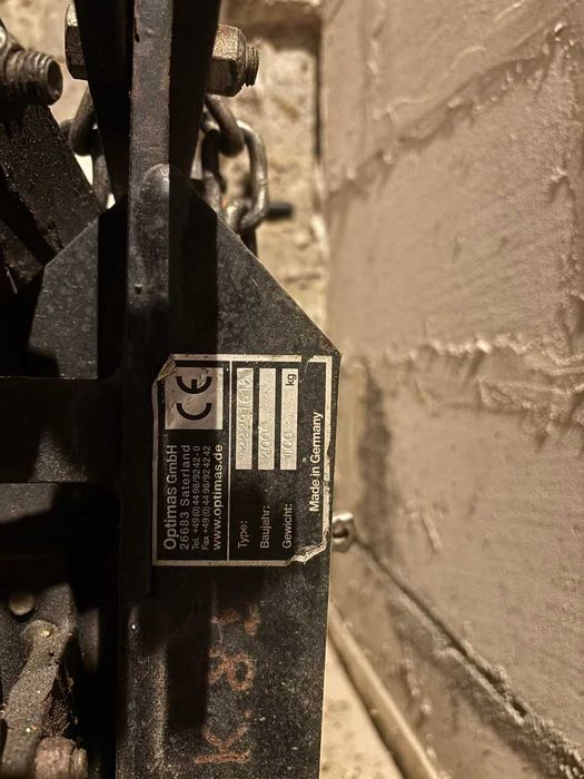Chwytak do krawężników hydrauliczny Optimas
