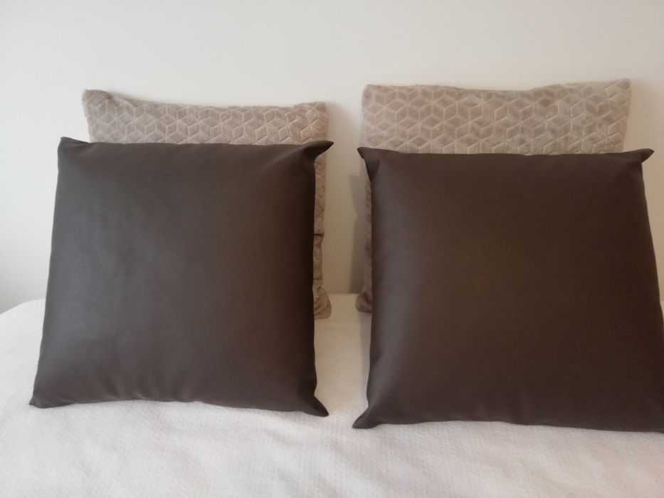 Almofadas castanhas 9,90€