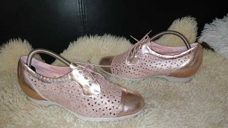 Pitillos туфлі кросівки шкіра