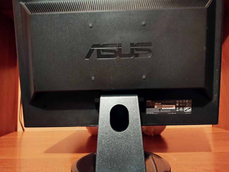 Монітор ASUS в гарному стані
