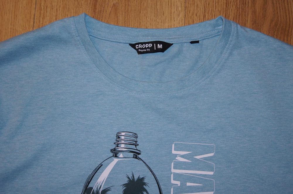T-shirt Cropp Regular Fit r. M
